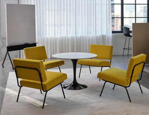 Saarinen Lounge Height Table Florence Knoll Model 31 
