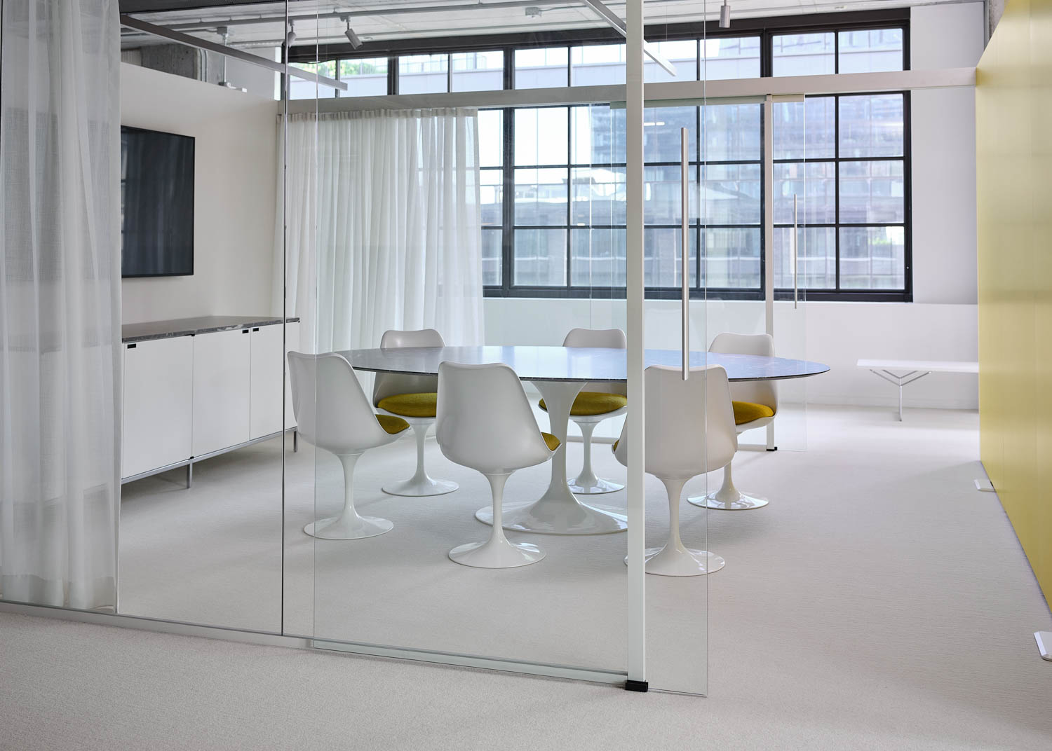 Saarinen Tulip Chairs Saarinen Dining Table Florence Knoll Credenza 